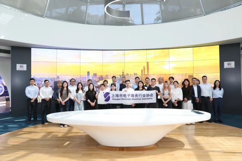 上?！?qiáng)鯨思客亮相新形勢(shì)下跨境電商企業(yè)交流會(huì)，助力上海企業(yè)服務(wù)煥新升級(jí)